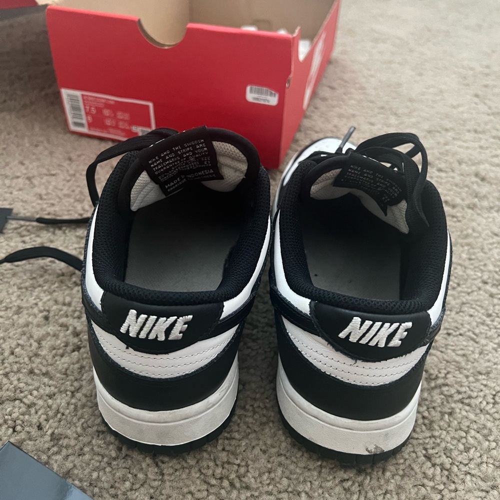 Nike dunks! - Picture 9 of 10